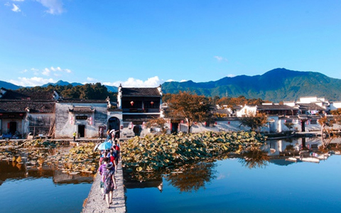 标识导视系统如何助力文旅小镇带来大流量？